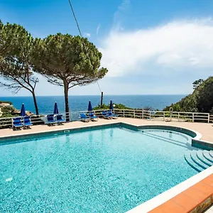 Reale 4*, Porto Azzurro Italia